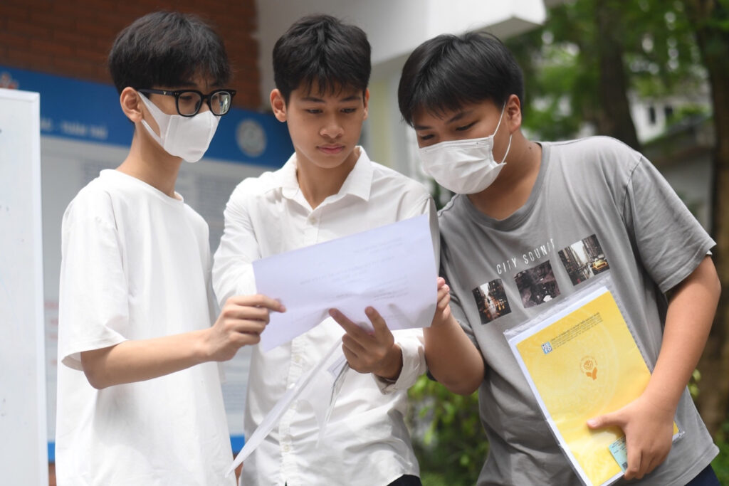 de tieng anh thi vao lop 10 ha noi nam 2023 640